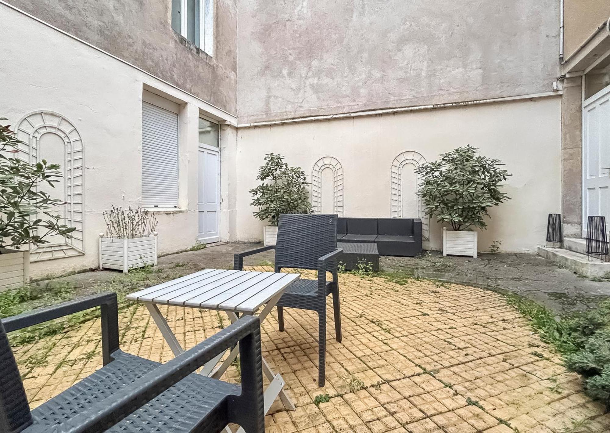 Duplex Centre - Cour Interieure & Smart Tv Apartment
